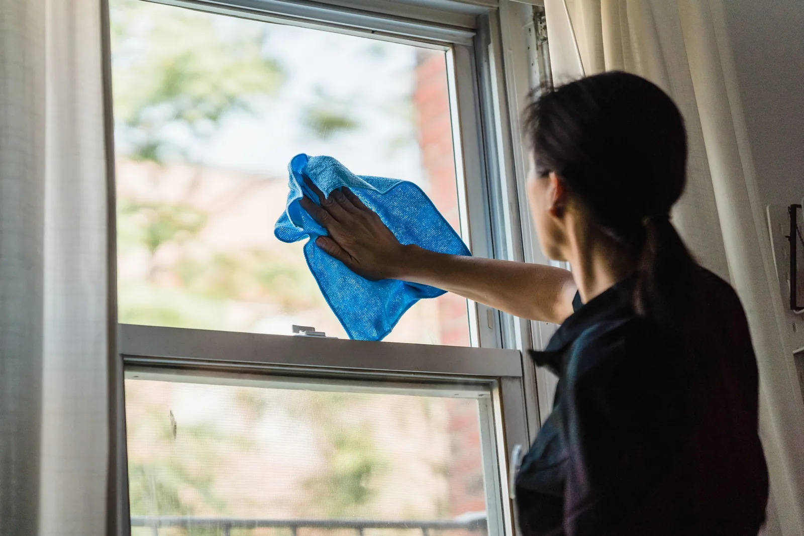 Fenster putzen im Winter: geht das überhaupt?