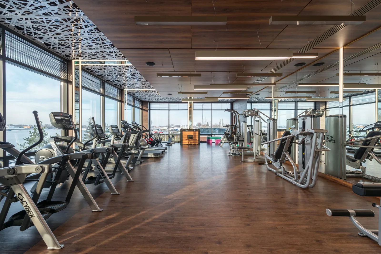 Fitnessstudio reinigen: Geräte, Umkleiden, Duschen