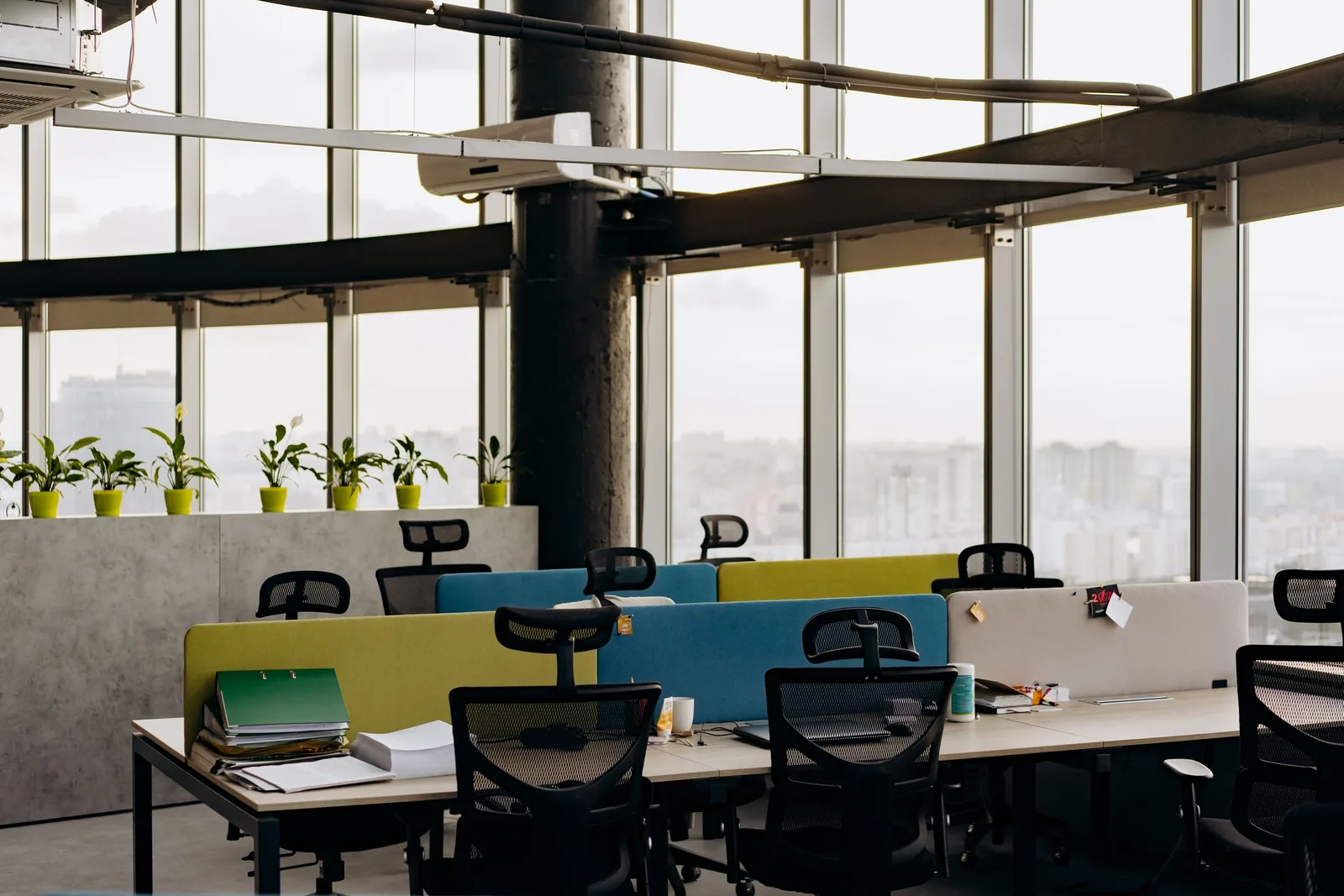 Sommerreinigung Büro: frisch durch die Hitze